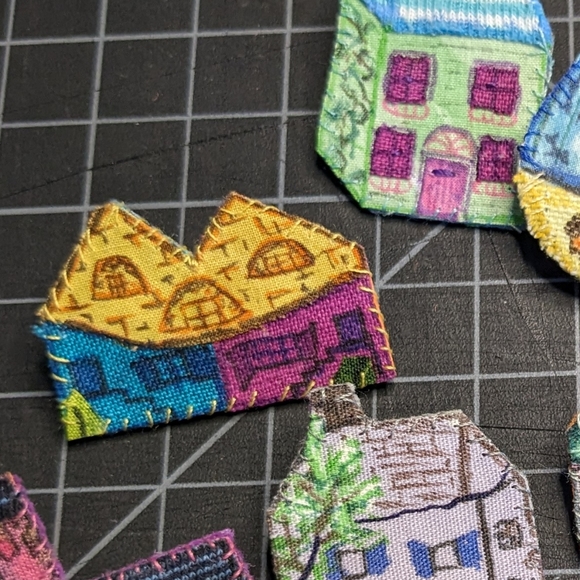 Small Pink and Blue Town House Art Pin - Picture 2 of 4